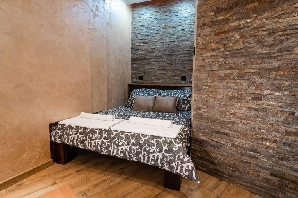 Wolf 2 SELF CHECK IN 00-24 - 3