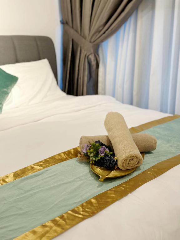 Atlantis 1710/2-4pax/pool view/5min to jonker&town photo