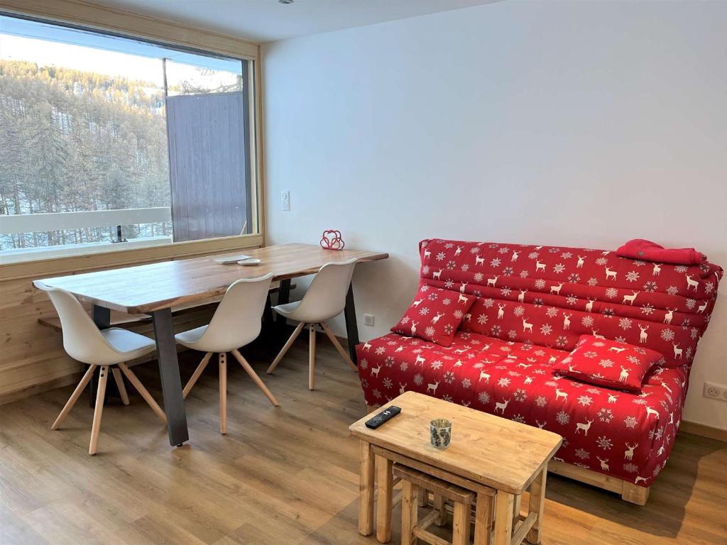 Charmant T2 cabine, rénové, 6 couchages, à 20m des pistes, parking privé – Vars Les Claux - FR-1-330B-208, Vars