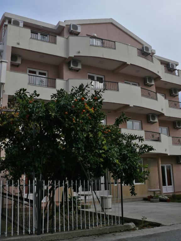 Guest House Zec — Hotel in Budva
