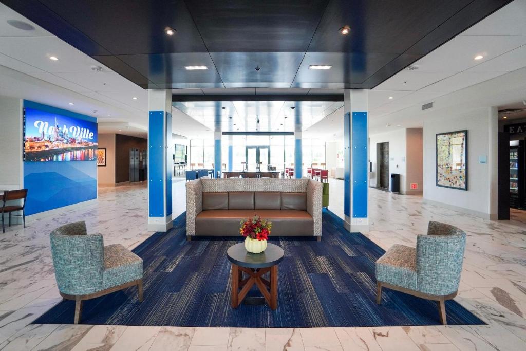 Holiday Inn Express & Suites Franklin - Berry Farms By IHG