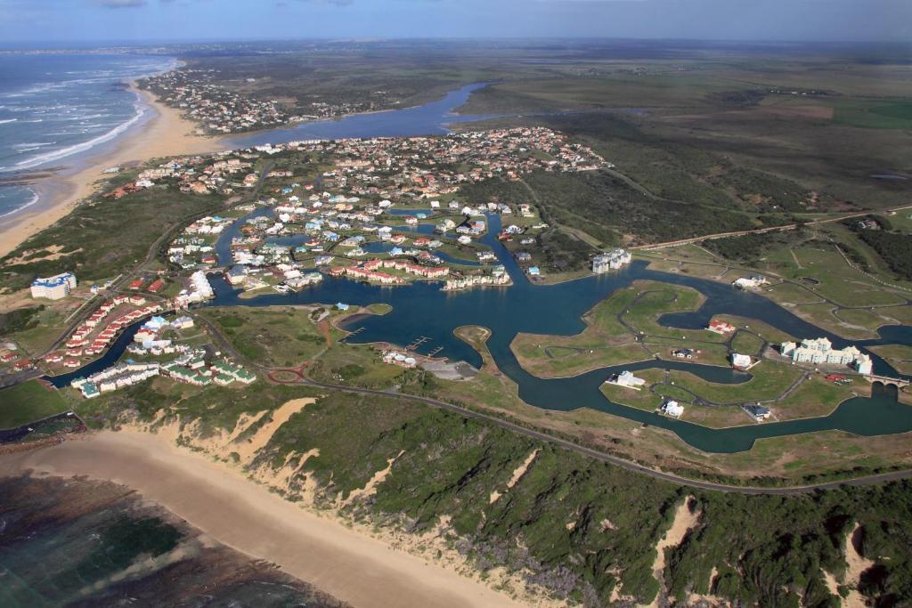Marina Martinique B&amp;B — Hotel in Jeffreys Bay