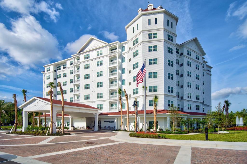 Residence Inn by Marriott Orlando at FLAMINGO CROSSINGS® Town Center photo