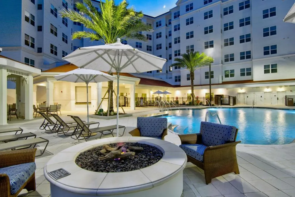 Residence Inn by Marriott Orlando at FLAMINGO CROSSINGS Town Center，位于奥兰多的酒店