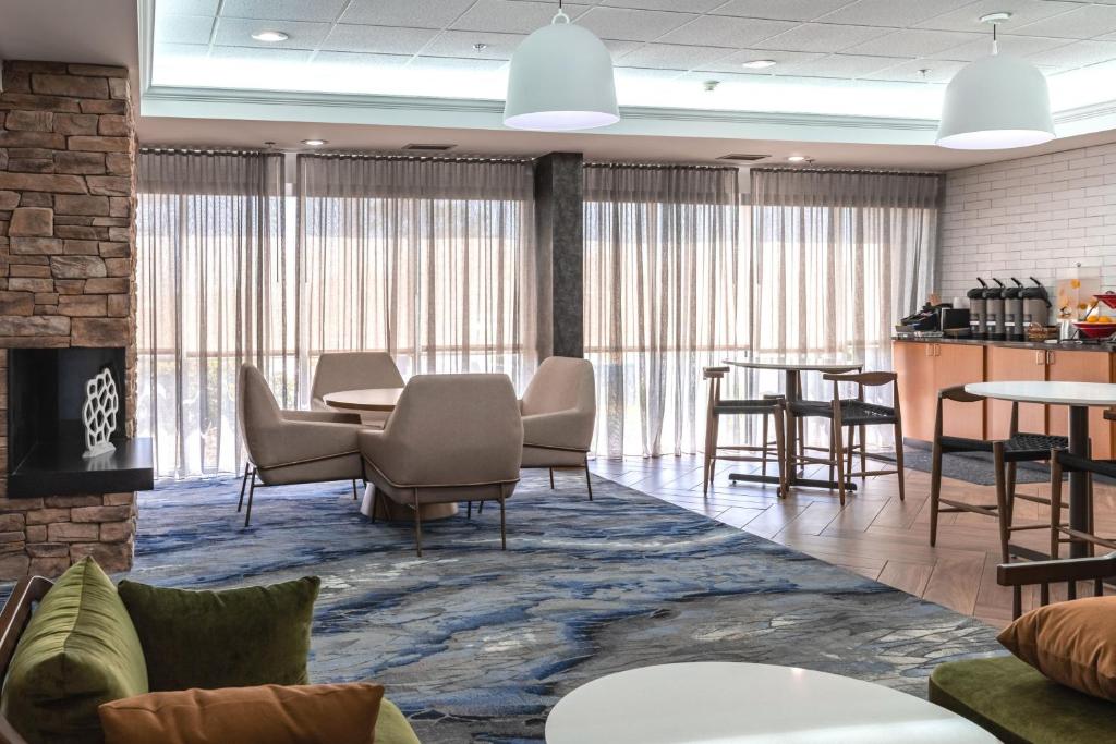 Fairfield Inn Evansville West photo