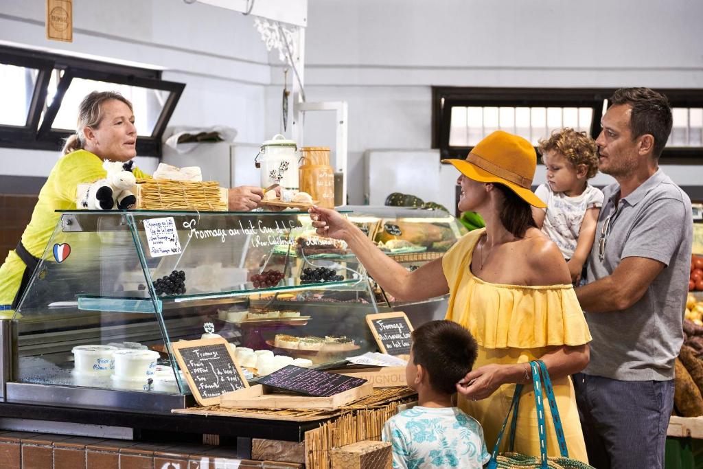 מתקני המלון