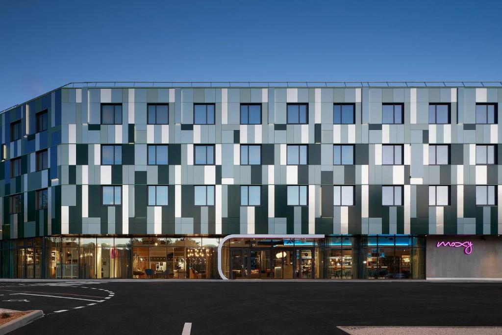 Moxy Antibes Sophia Antipolis - 2