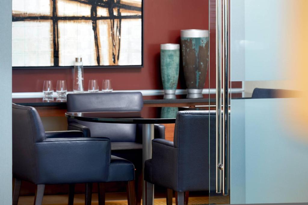 Montreal Airport Marriott In-Terminal Hotel