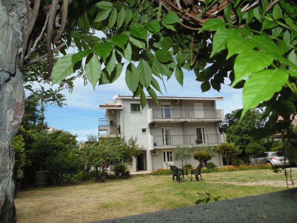 Apartments Macaso - 3