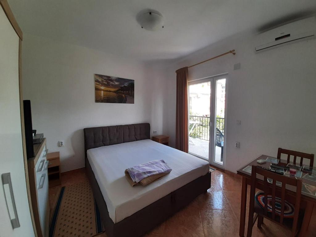 Apartments Macaso - 2