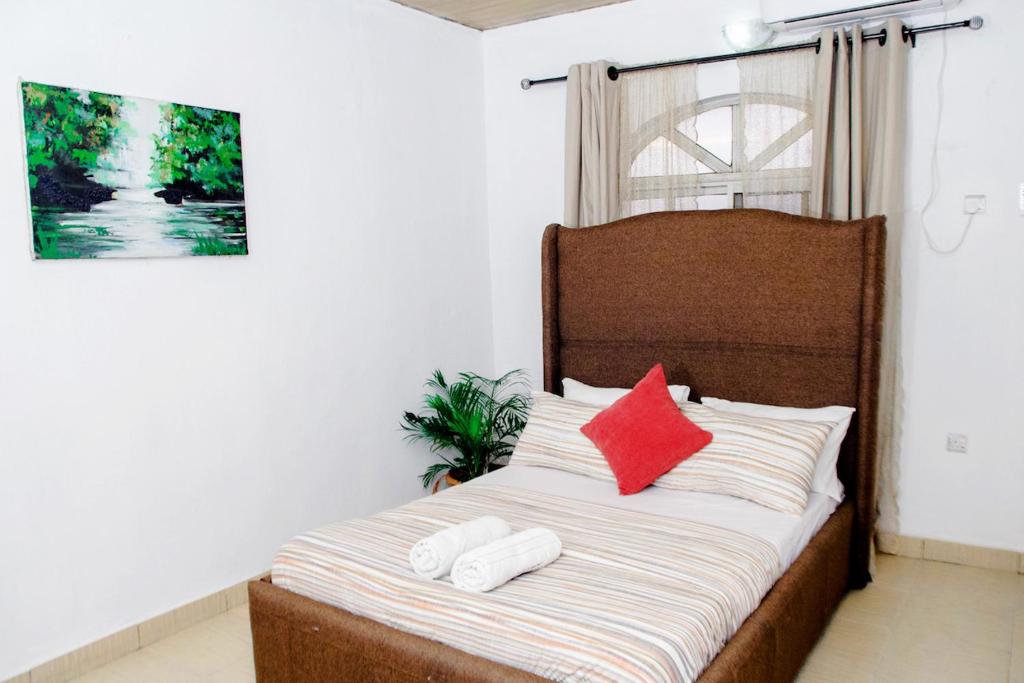 ARO APARTMENTS: (College Road) photo