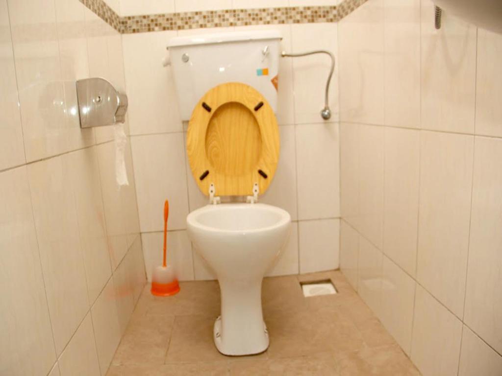 Hotel Gorillas Nest Entebbe photo