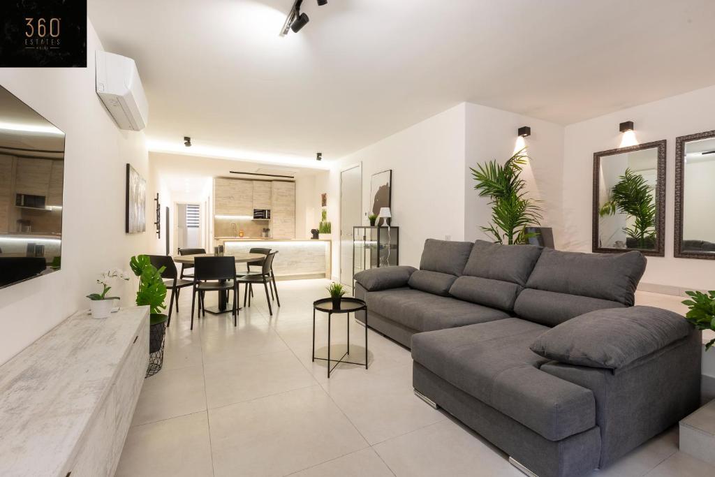 Beautiful, cozy APT just off the Promenade & WIFI by 360 Estates, Sliema