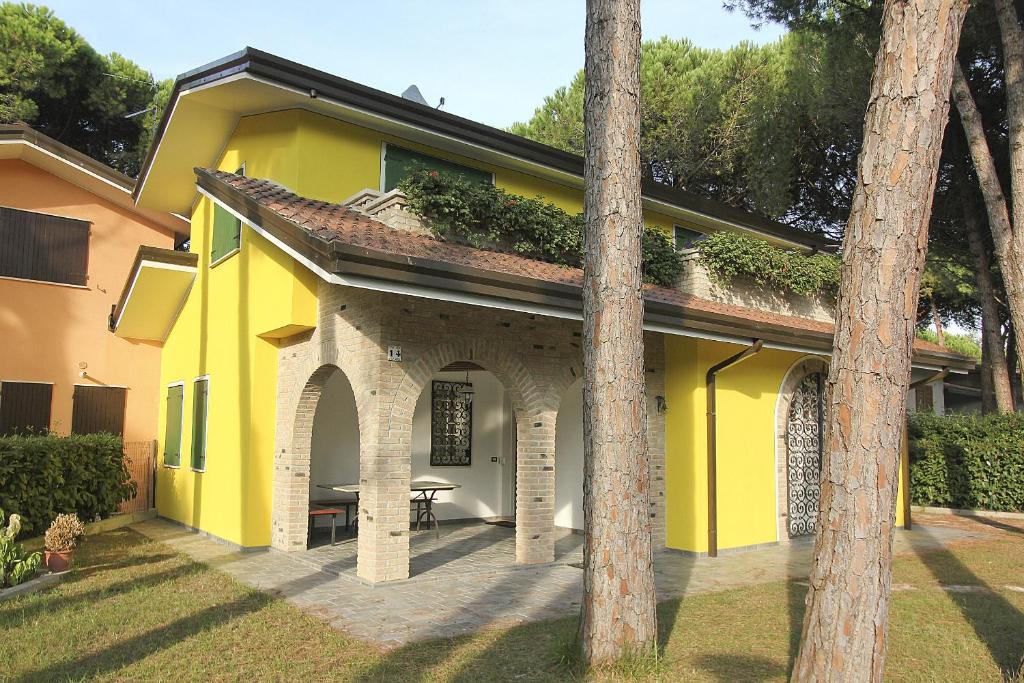 Villa Yellow - 1
