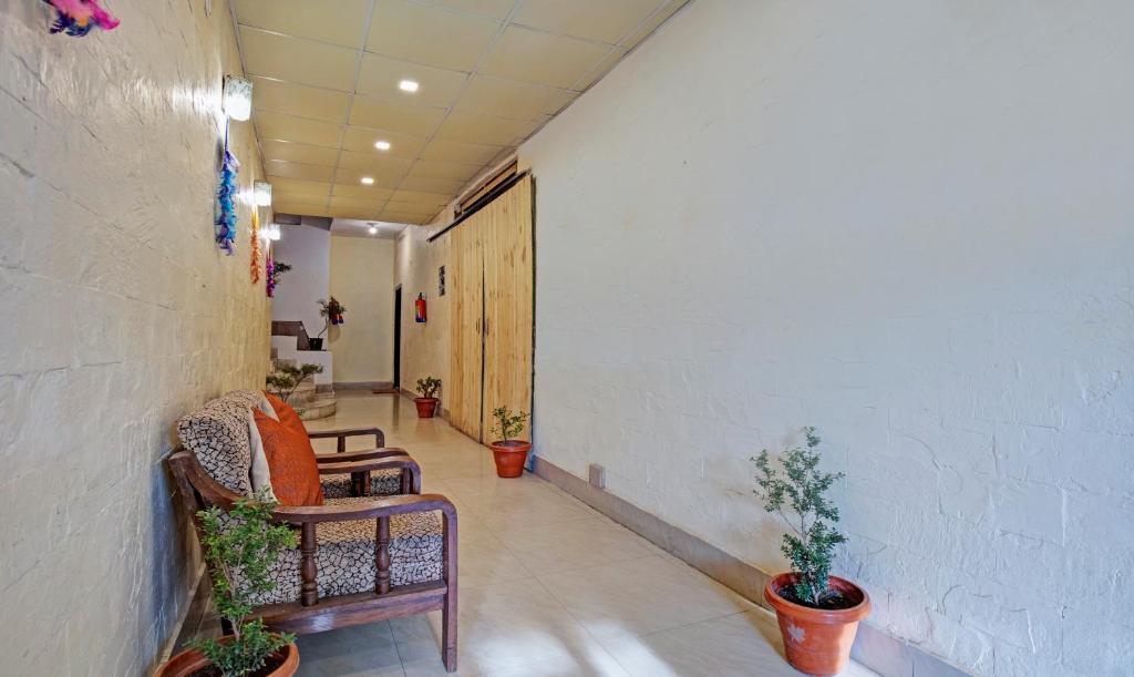 Capital O 13324 Hotel Kosmos Anamika photo