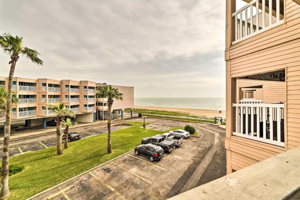 Seaside Corpus Christi Condo at The Villa del Sol 전경