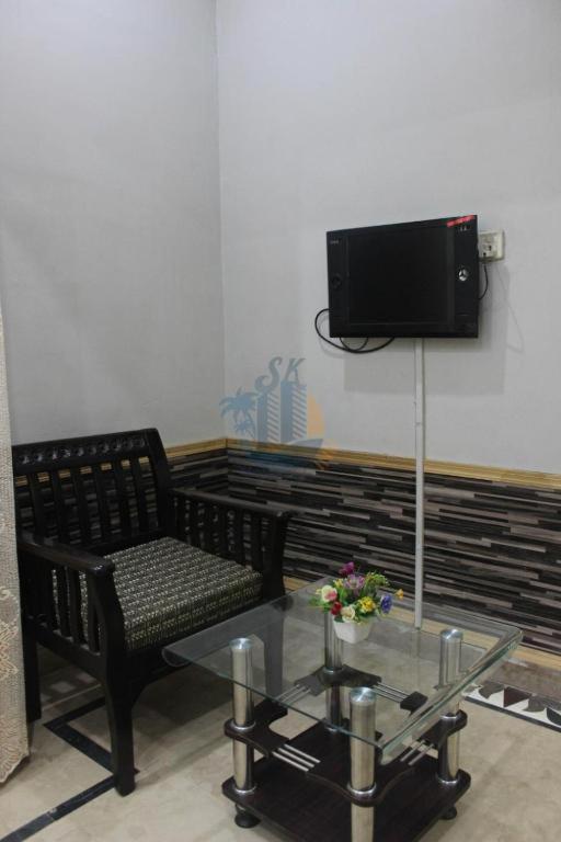 Shared lounge/TV area