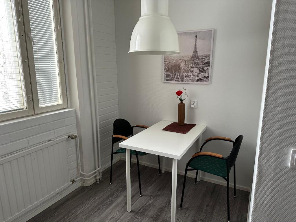 Varastotie 1A 4
