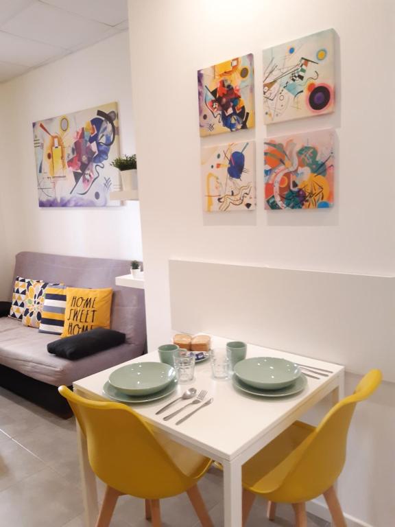 The Yellow Corner Apartment - 5