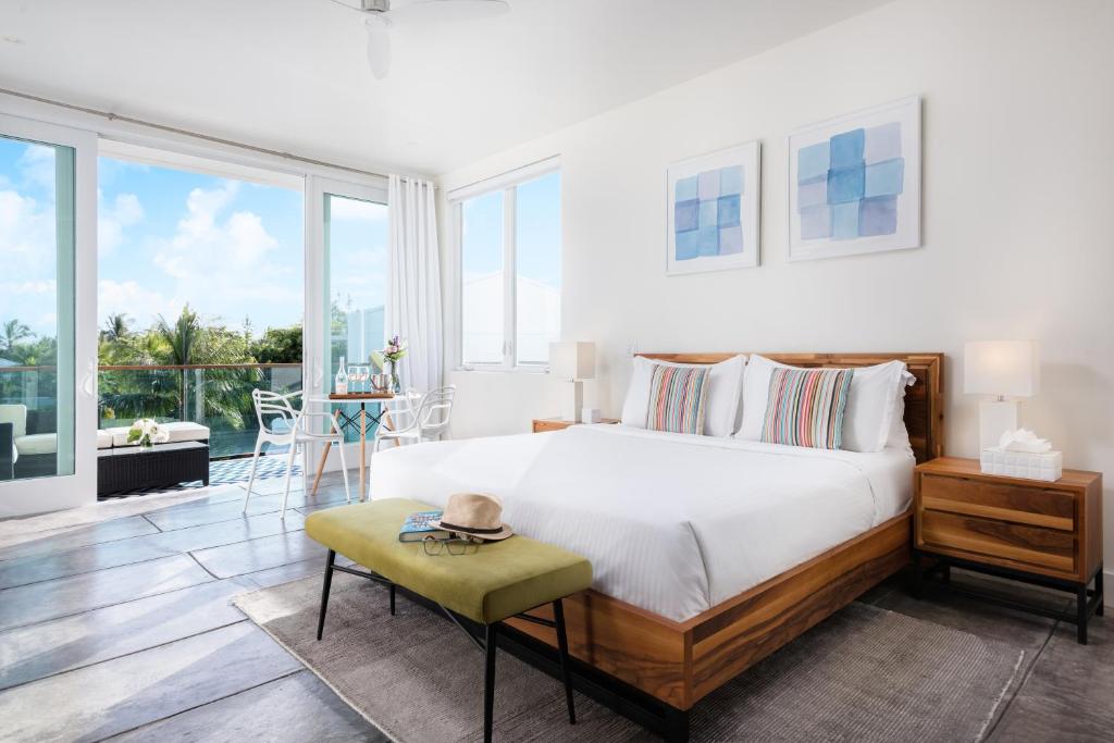 The Oasis at Grace Bay