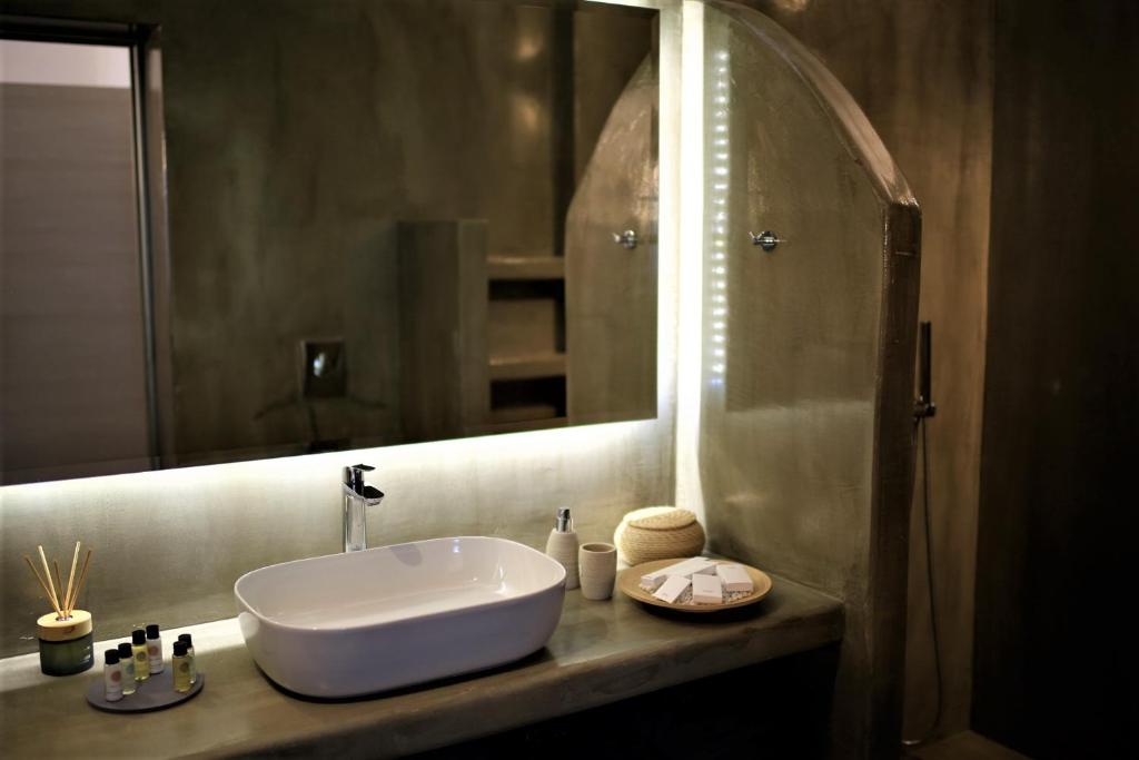A Lux Villas Santorini photo