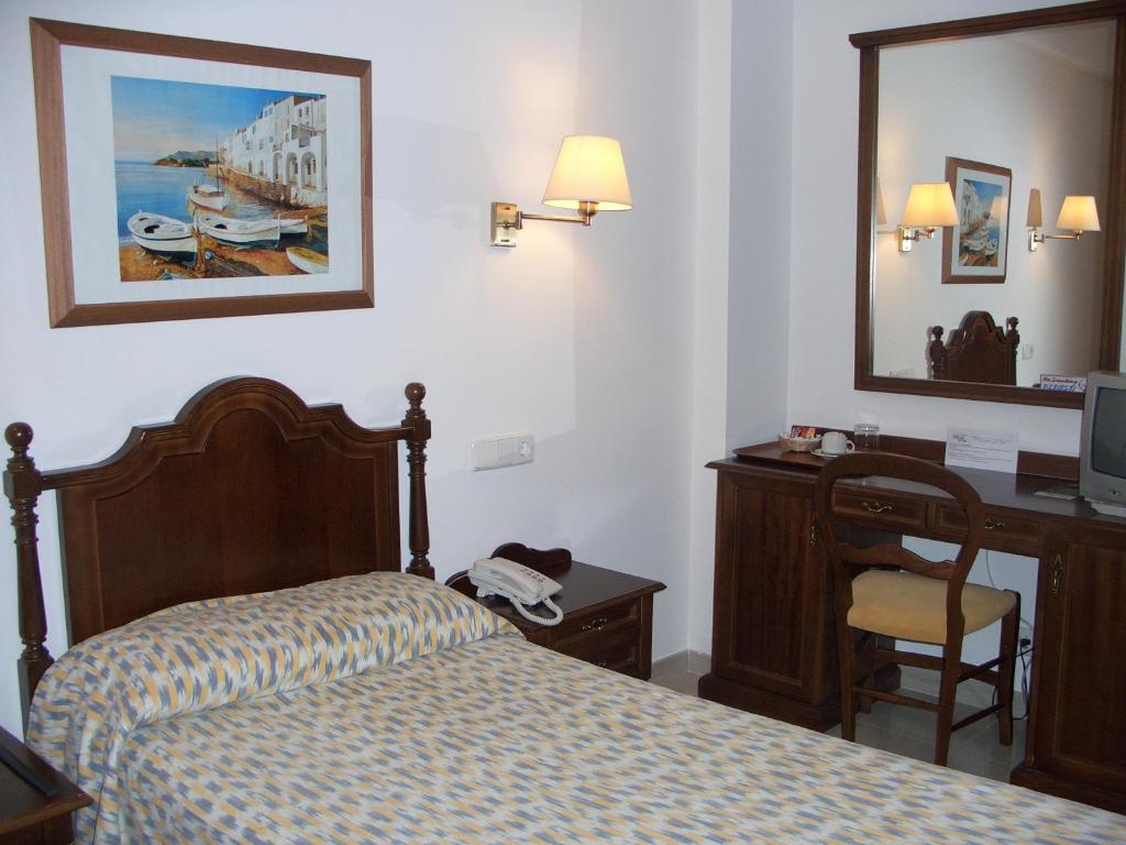 Hotel Sis Pins — Hotel rooms in Puerto Pollensa, Balearic Islands