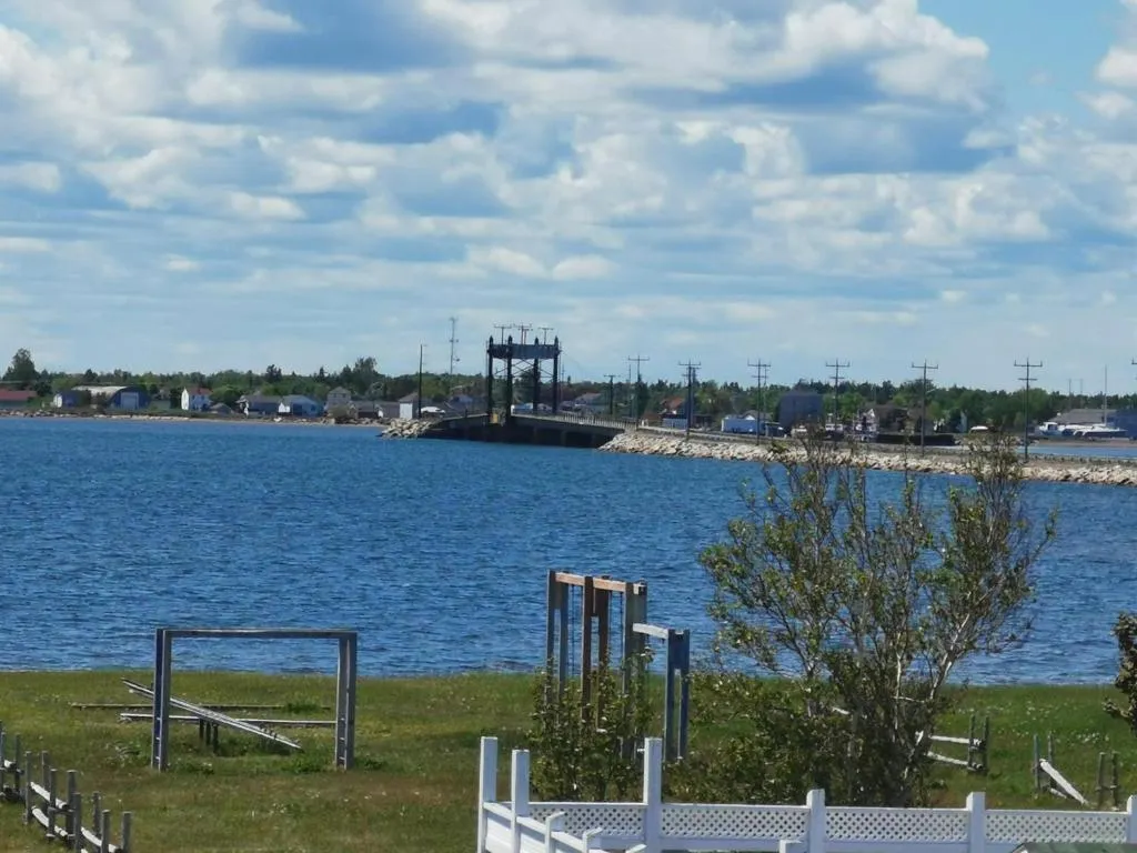 Escale de l'île - Auberge Janine du Havre, hotel in Shippagan