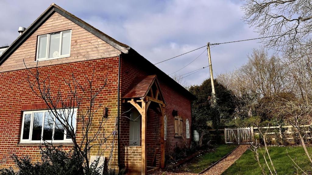 Little Corners, Twyford photo 8