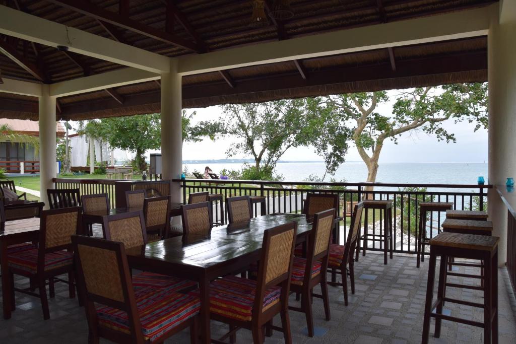 Restaurant, Kasagpan Resort in Bohol