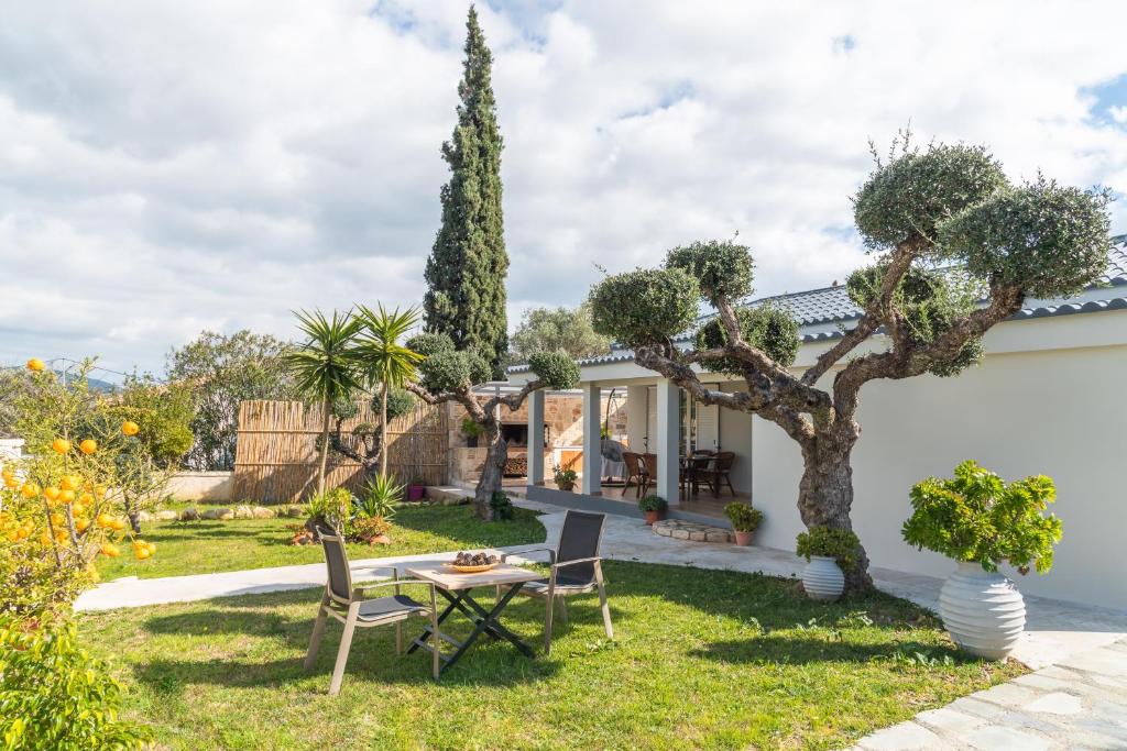 Armando Cottage - Private Nature Retreat with BBQ to Experience Magical Greek Hospitality By Villa Mana Gers, Pandokrátor