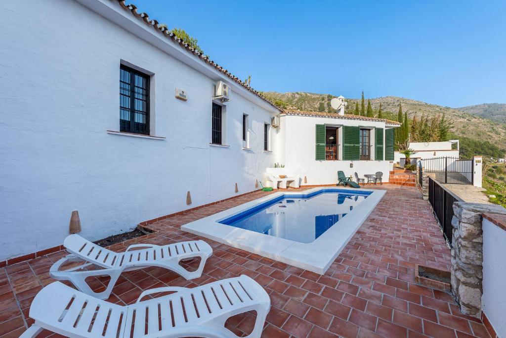 Spectacular views private villa Valtocado - 4