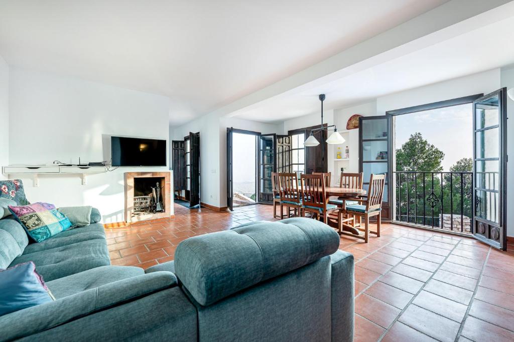Spectacular views private villa Valtocado - 5
