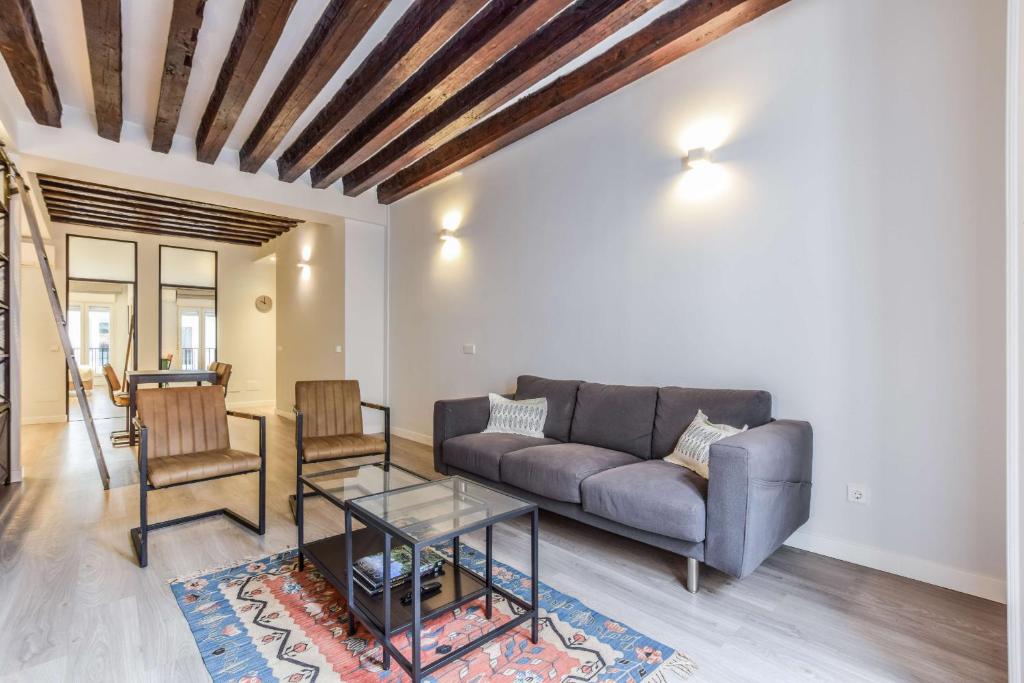Apartment next to Gran Via- Madrid Center photo
