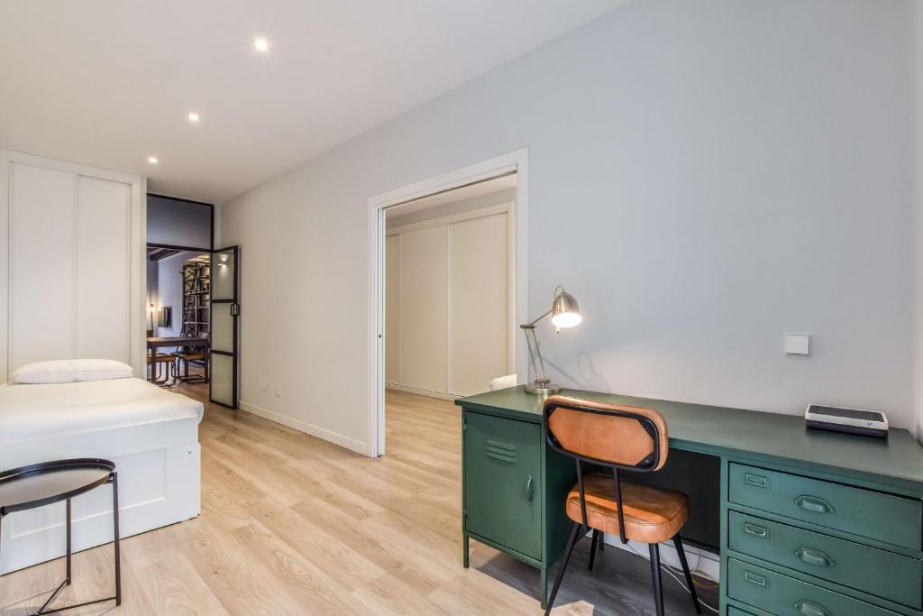 Apartment next to Gran Via- Madrid Center photo