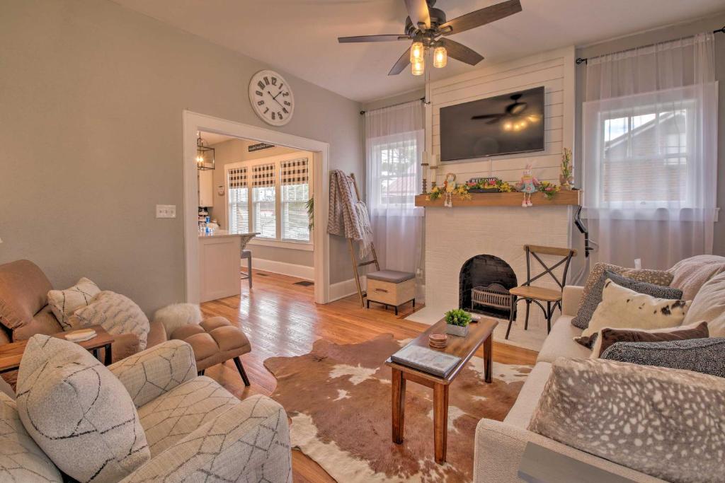 Modern, Sun-Lit Retreat with Fire Pit and Yard!, Jefferson City