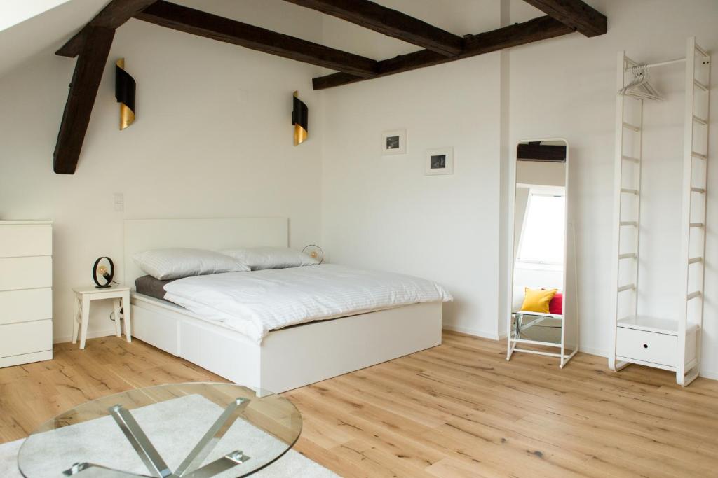Modern City Apartment - 4