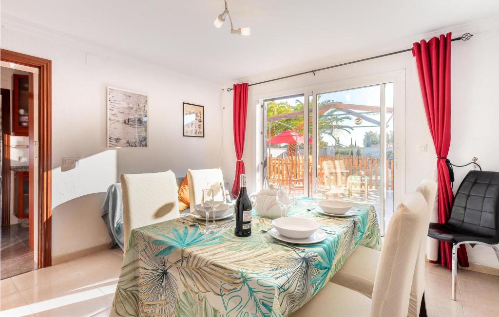 Stunning Home In Chiclana De La Fronter - 5