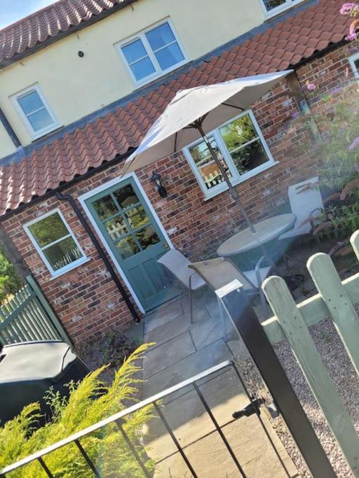 Two Bedroomed House near Newark & Grantham, Foston - pet-friendly stay