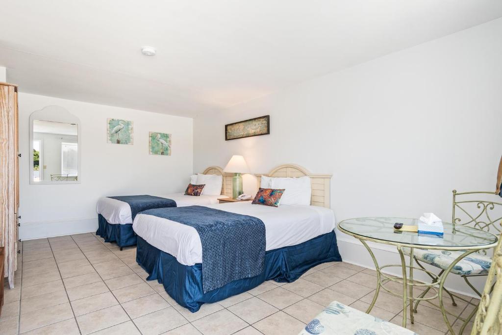 Lowes Wharf Marina Inn photo