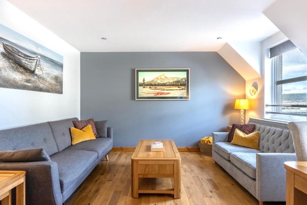 The Rooftops Reservation, Inverness