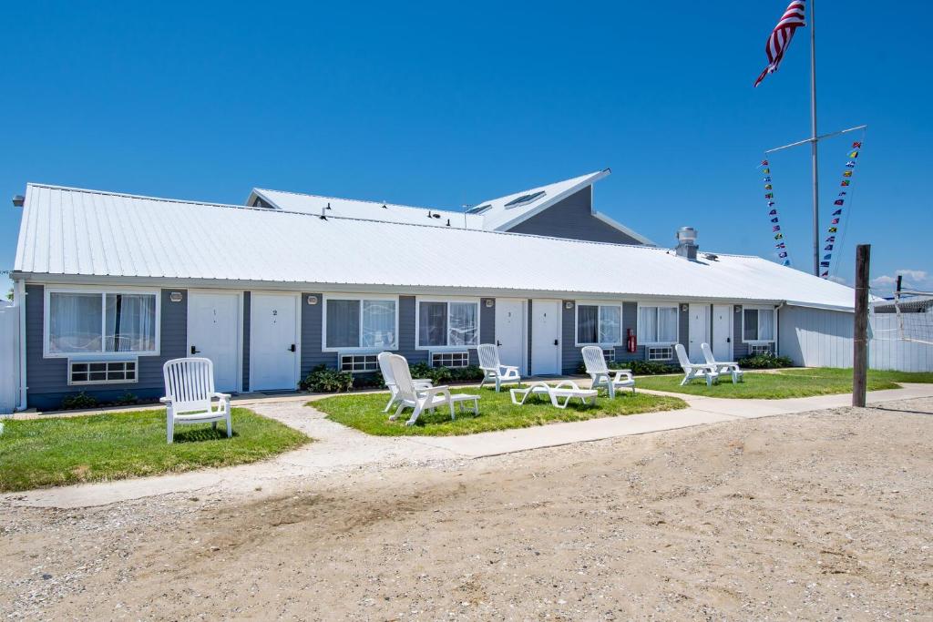 Lowes Wharf Marina Inn photo