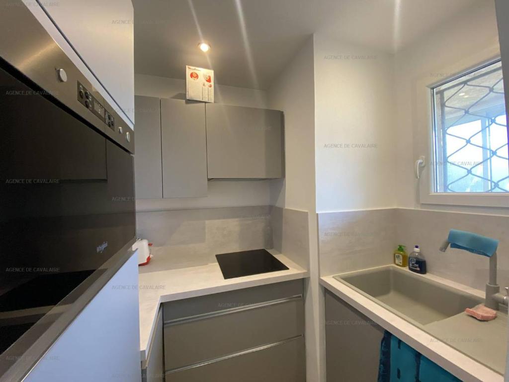 Appartement rénové en front de mer avec terrasse. - FR-1-100-295 - 5