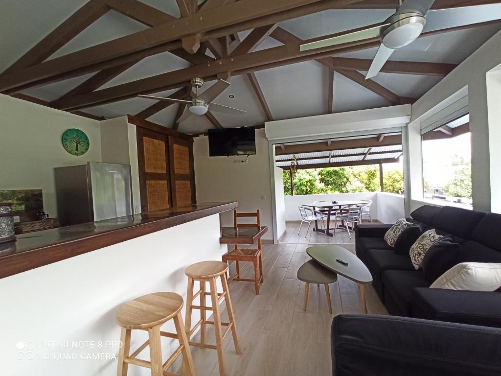 Front desk [24-hour]