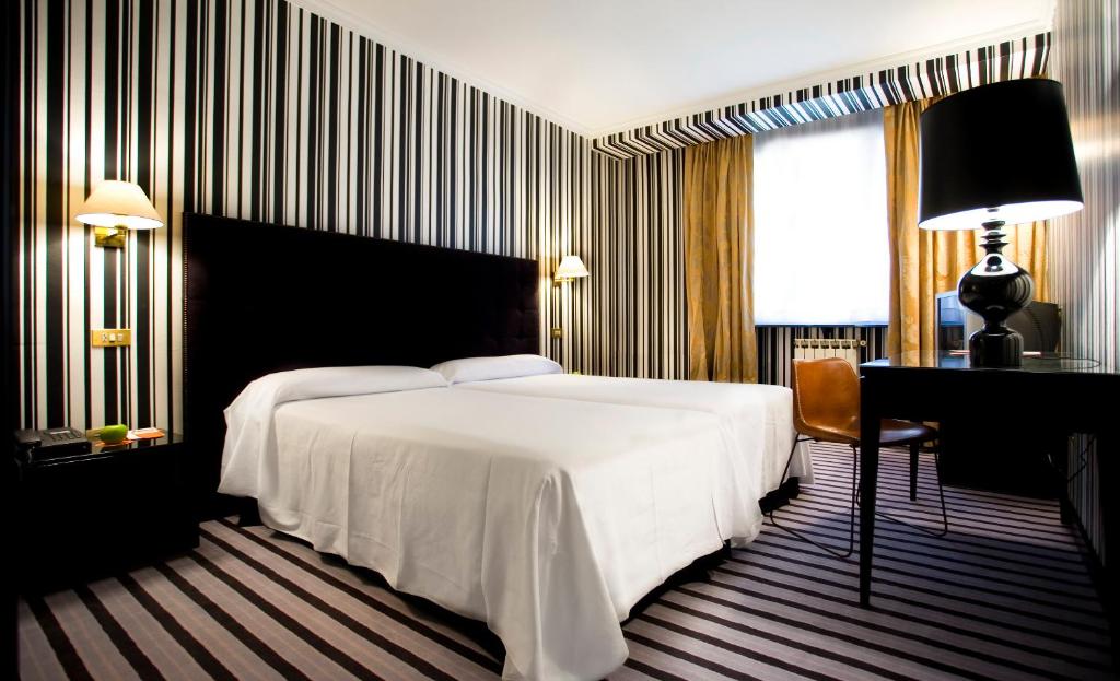 Hotel Clarin - 4