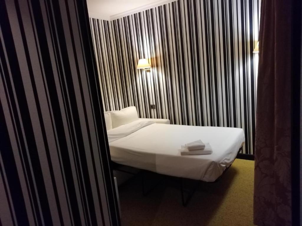 Hotel Clarin - 3