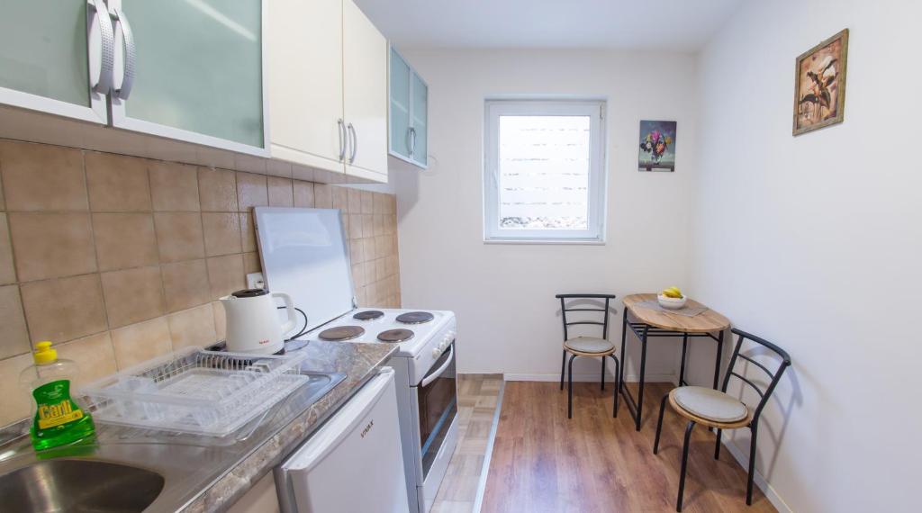 Cozy Corner near Old Town - 4