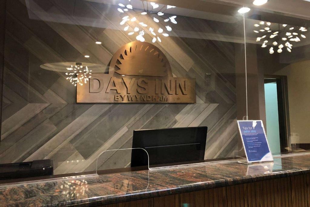 デイズ イン バイ ウィンダム グアム タムニン (Days Inn by Wyndham Guam-Tamuning) フロント・ロビー