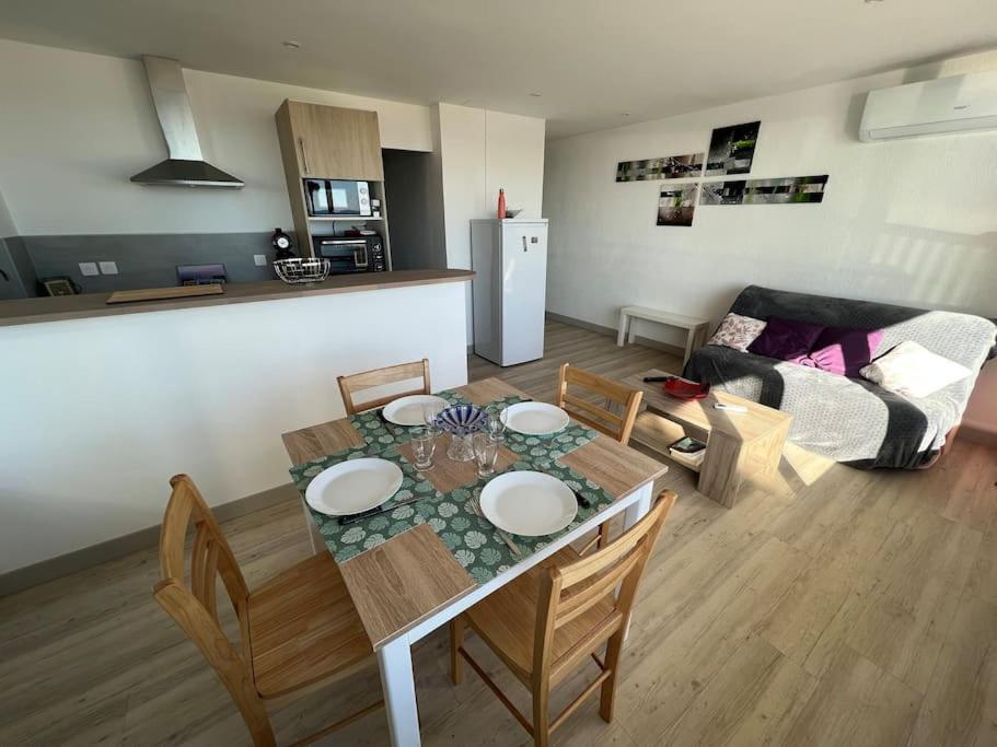 Le CARROUSEL - Apt VUE MER - Plage à 10 M - CLIM - WIFI - 3