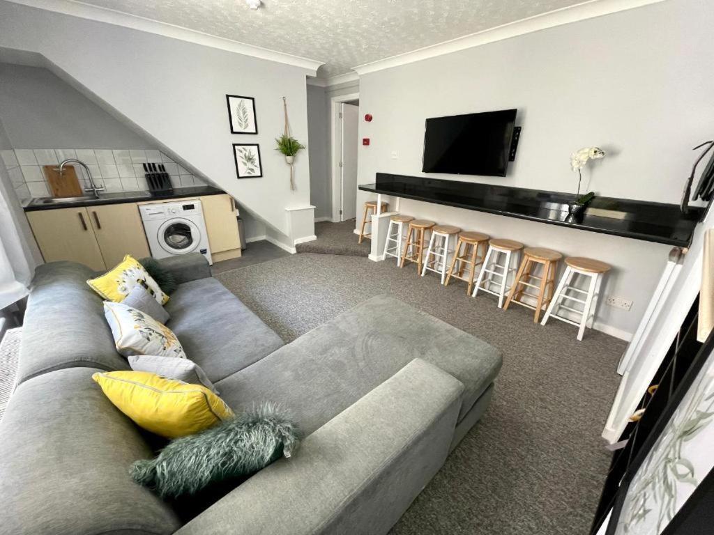 Brighton Beach Apartments &amp; Hot Tubs — Hotel in Brighton and Hove