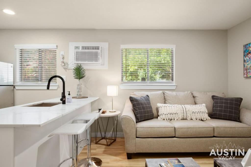 Easy Access to UT Campus Shared Pool and Parking, Austin